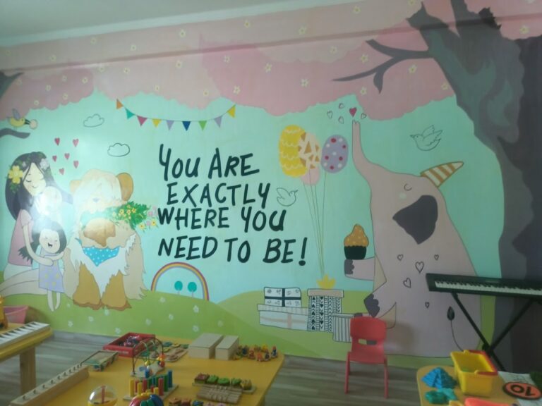 Wallpapers by Shri Ram Home Decor.